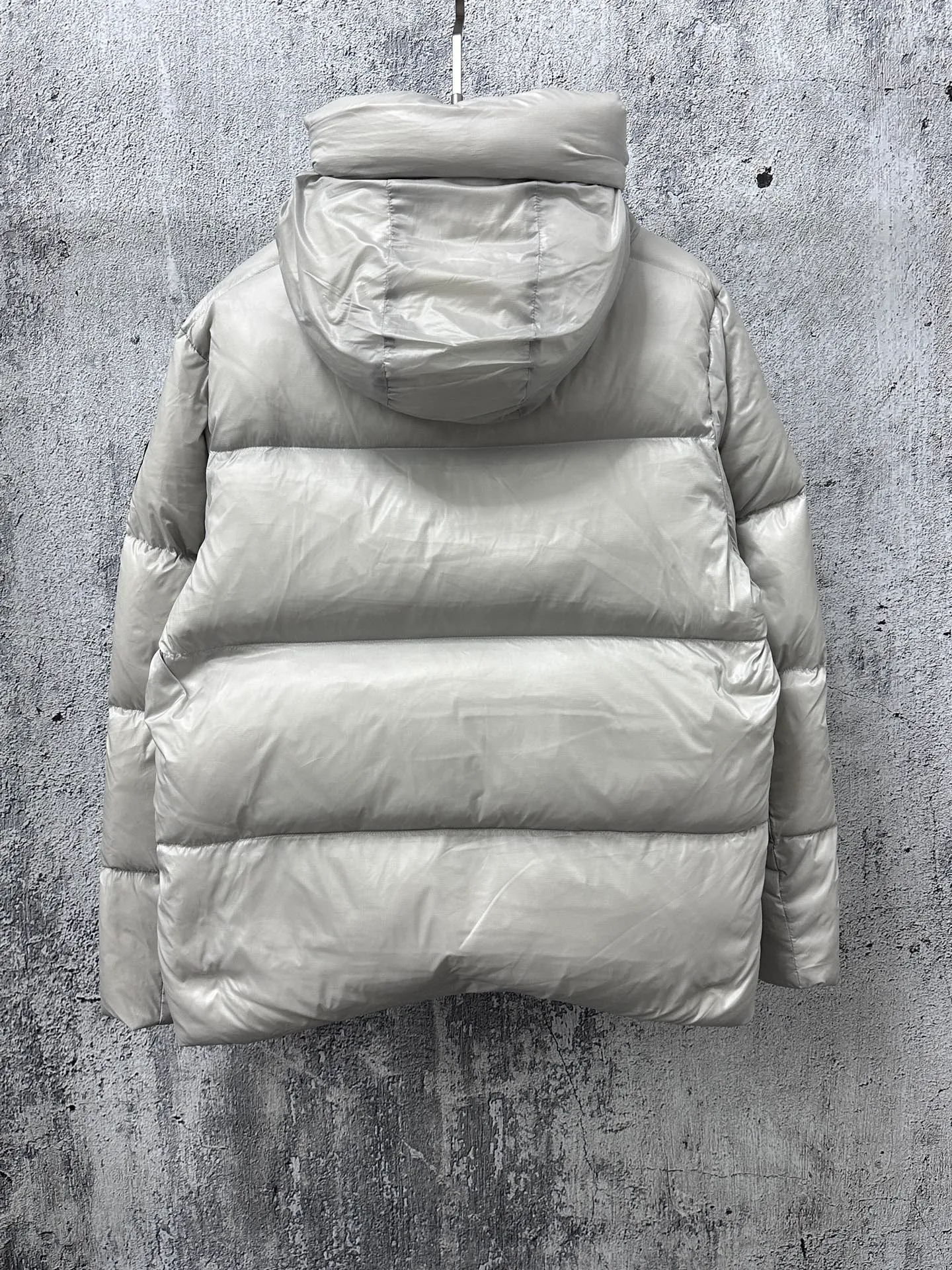 P780 [𝘾𝘼𝙉𝘼𝘿𝘼 𝙂𝙊𝙊𝙎𝙀] Canada Goose's limited new Crofton puff down jacket, top version, ceiling level Crofton soft loaf, 2024 latest style, cold protection effect up to level 4, using recycled Feather-Light tear-resistant fabric, ultra-light, no weight on the upper body at all! The unique black label highlights your temperament‼ ️ Canada Goose, a Canadian brand, has always been recognized as the warmest down jacket. Various Instagram celebrities, Internet celebrities, and celebrities often wear it for street photos. I make Canada Goose every year, but I still can't get rid of my love for it. No matter how cold the days are, there is no need to be afraid, because there is! Filled with 90% white duck down, it is the legendary warmest down jacket and is known as a must-have for Arctic outdoor sports! The most popular down jacket in the world, celebrities are rushing to buy it, it is a must-have!  Size: S~XXL